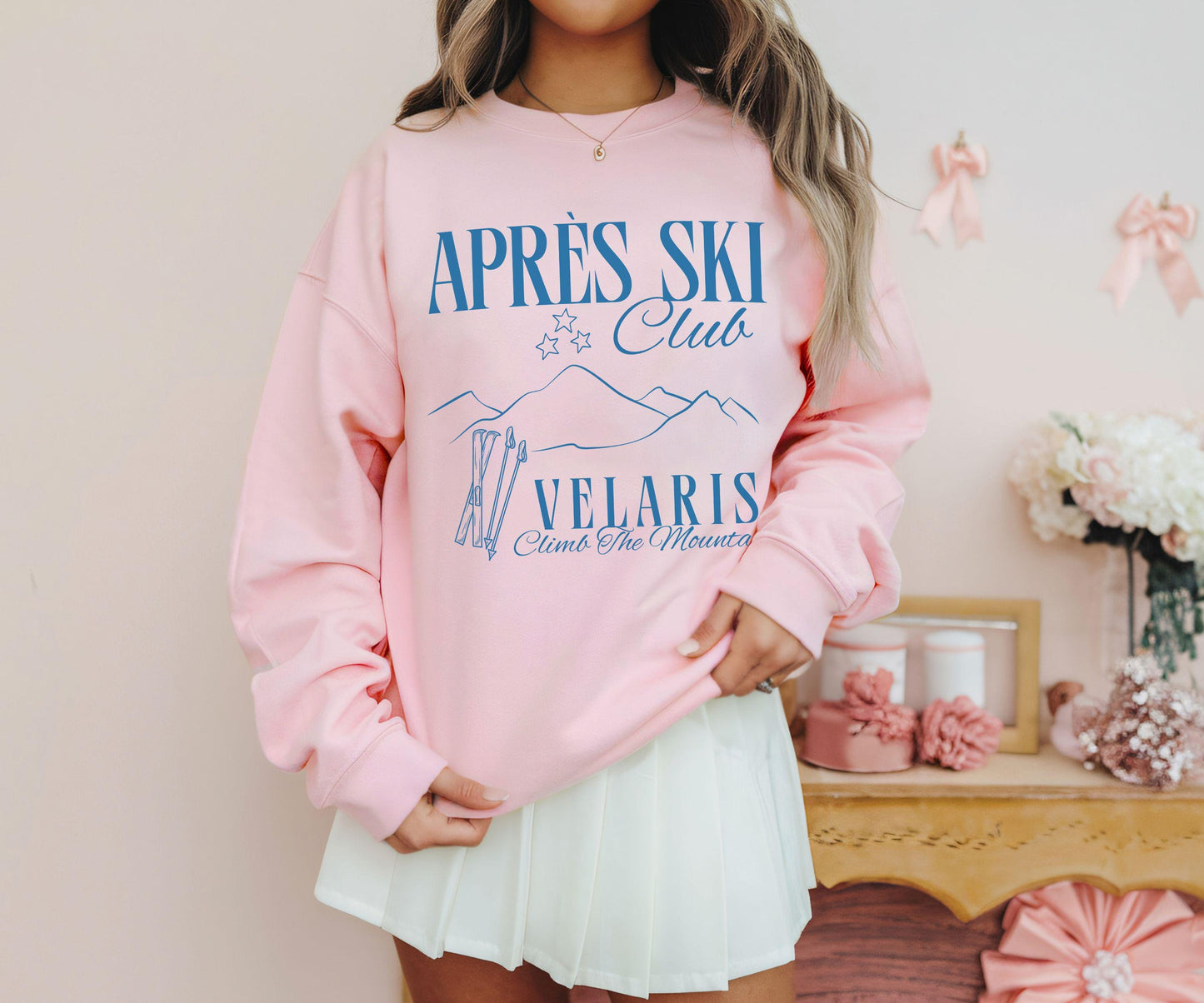 Velaris Sweatshirt, Apres Ski Club Sweatshirt Licensed Sarah J Maas ACOTAR Shirt Winter Solstice SJM Merch Valkyrie Ski Sweater