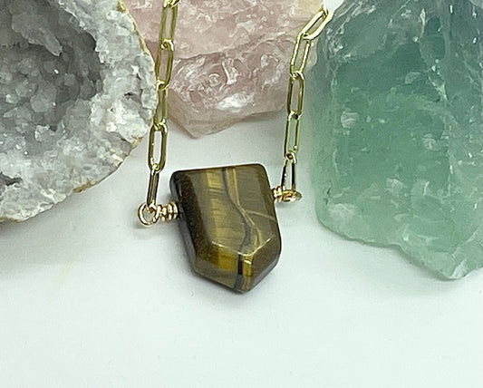 Tiger Eye Necklace, Tiger's Eye Arrow Necklace, Tiger Eye Gemstone Necklace, Paper Clip Necklace, Layering Necklace, Goblincore Jewelry