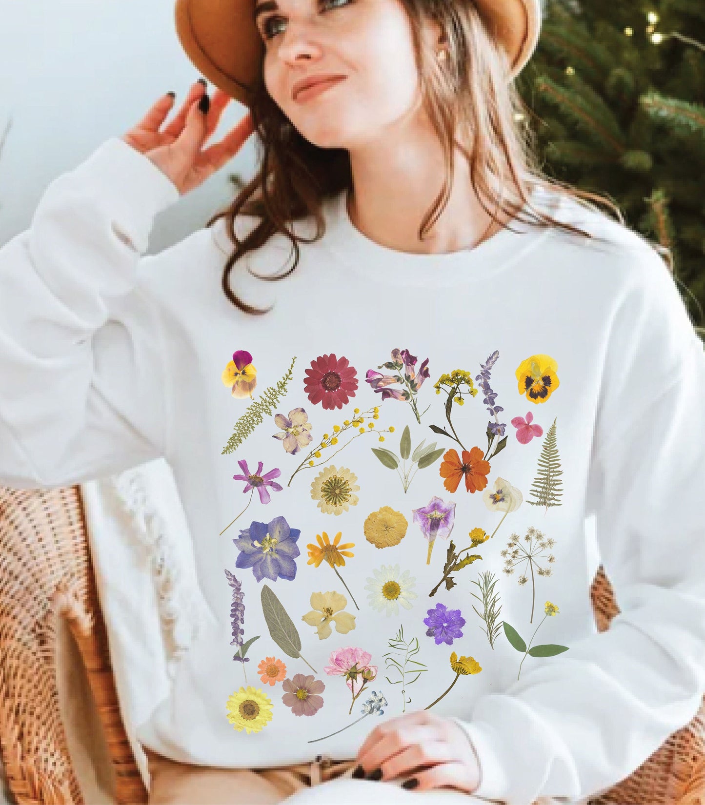 Pressed Flowers Shirt Wild Flowers Sweatshirt Cottagecore Fairycore Boho Wildflower Sweatshirt Nature Earthcore Forest Aesthetic Sweatshirt