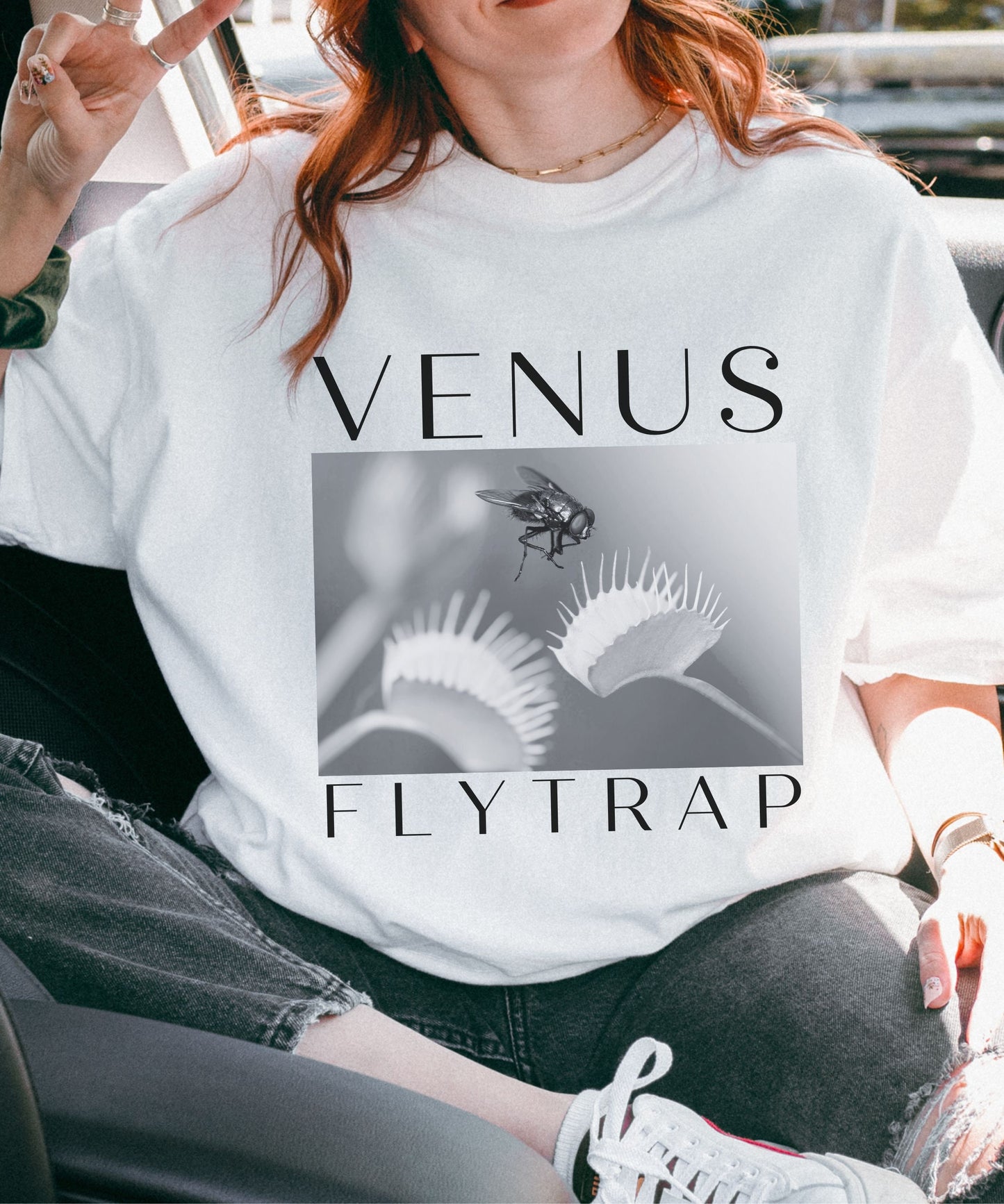 Venus Flytrap Shirt, Carnivorous Plant Lover Band Style Tee Venus Fly Trap TShirt Gift for Gardener Plant Lover Teen Shirt Granola Girl