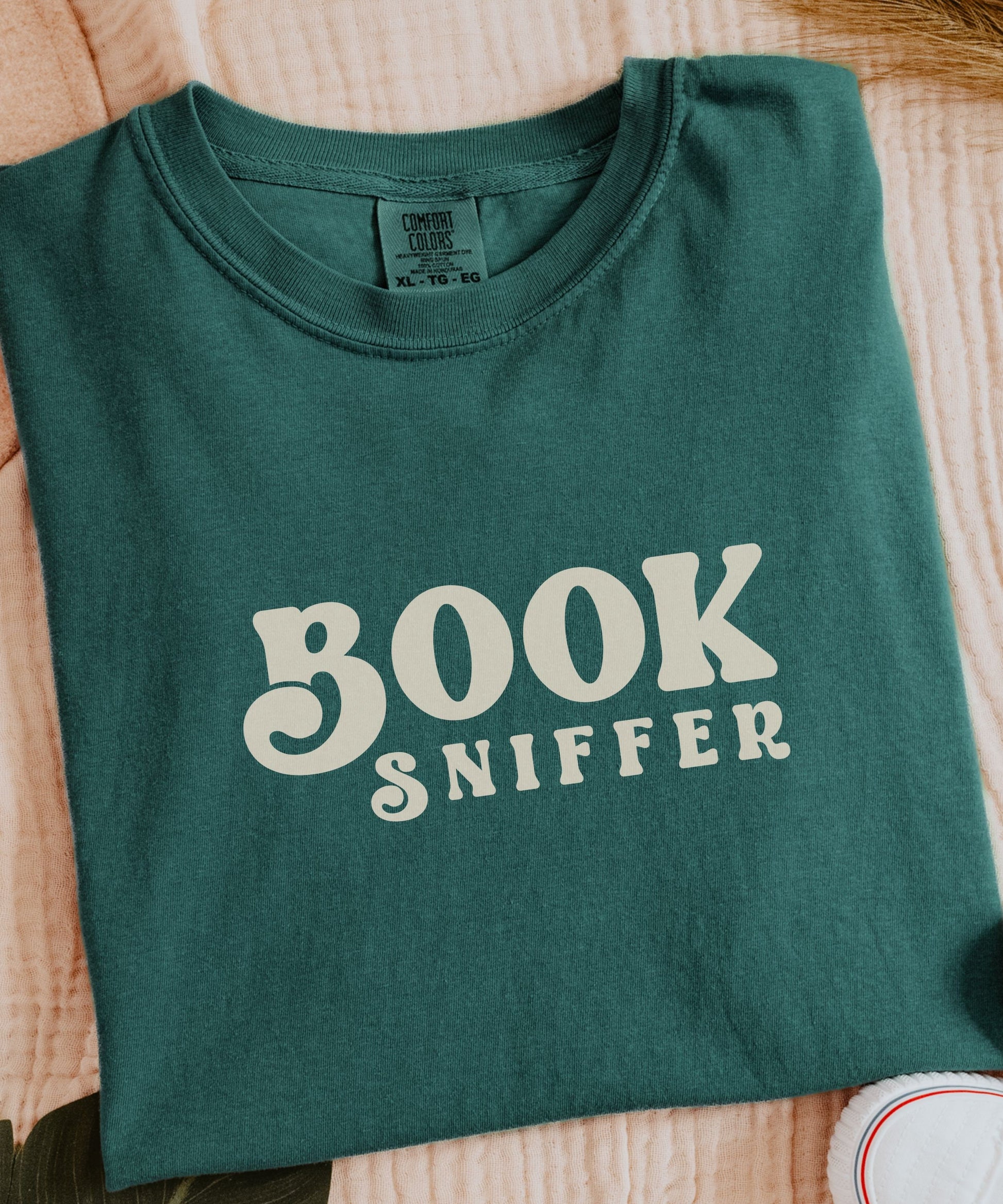 Book Sniffer Shirt, Bookish Tee Booktrovert Bookish Things Book Girlie Booktok Merch Dark Romance Smut Shirt Reader Gift Spicy Books Tee