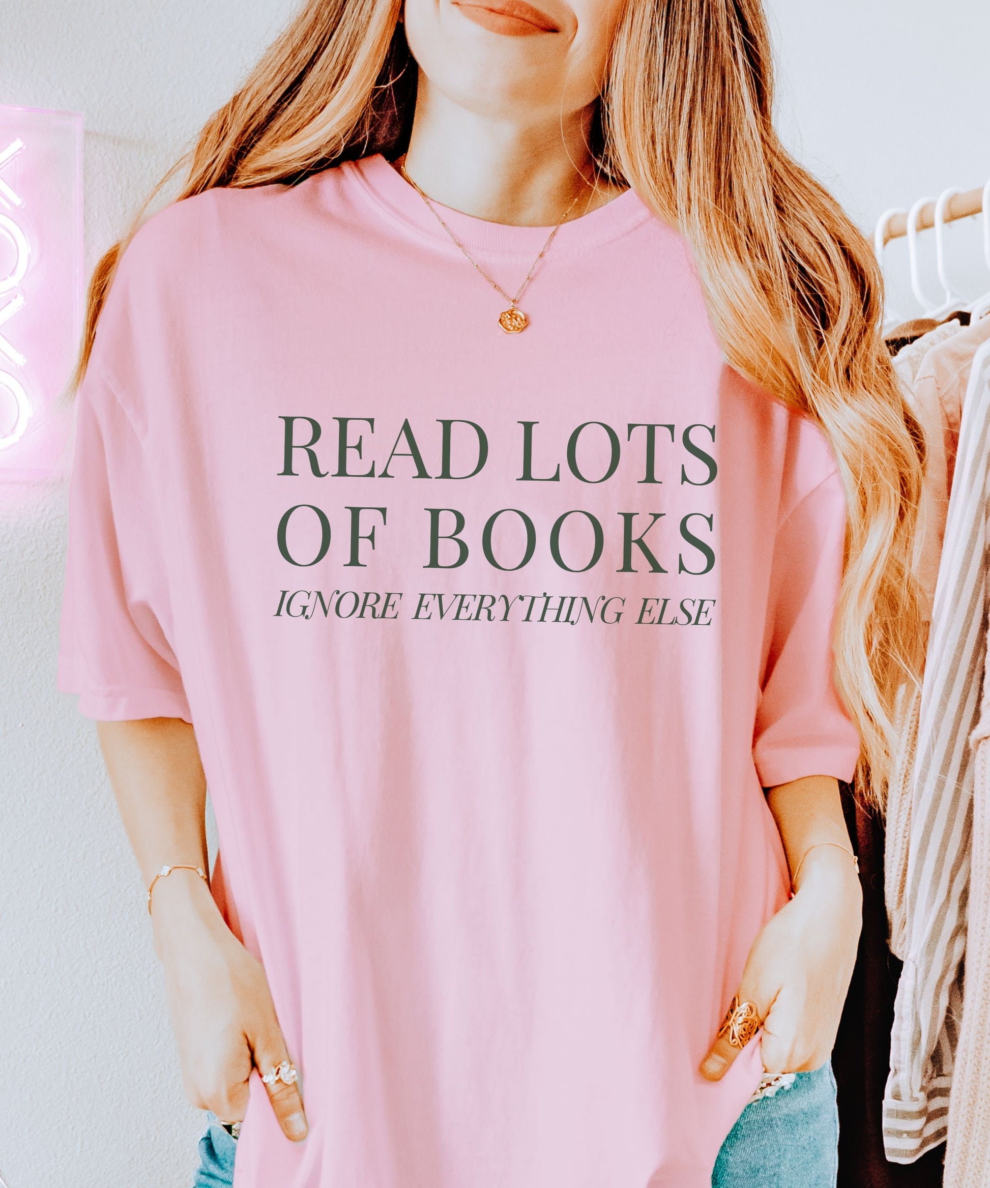 Read Lots Of Books Shirt, Born To Read, Romantasy TBR Shirt Romance Fantasy Reader, Bookish Love Shirt, Booklover Gift, Booktok Merch