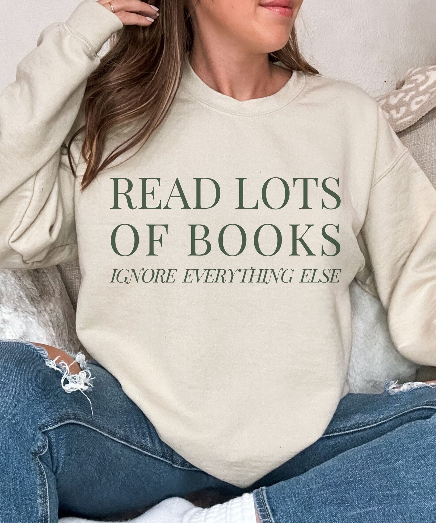 Read lots Of Books Sweatshirt Born To Read Romantasy Sweatshirt TBR Romance Fantasy Reader Bookish Love Shirt Booklover Gift Bookish Sweater