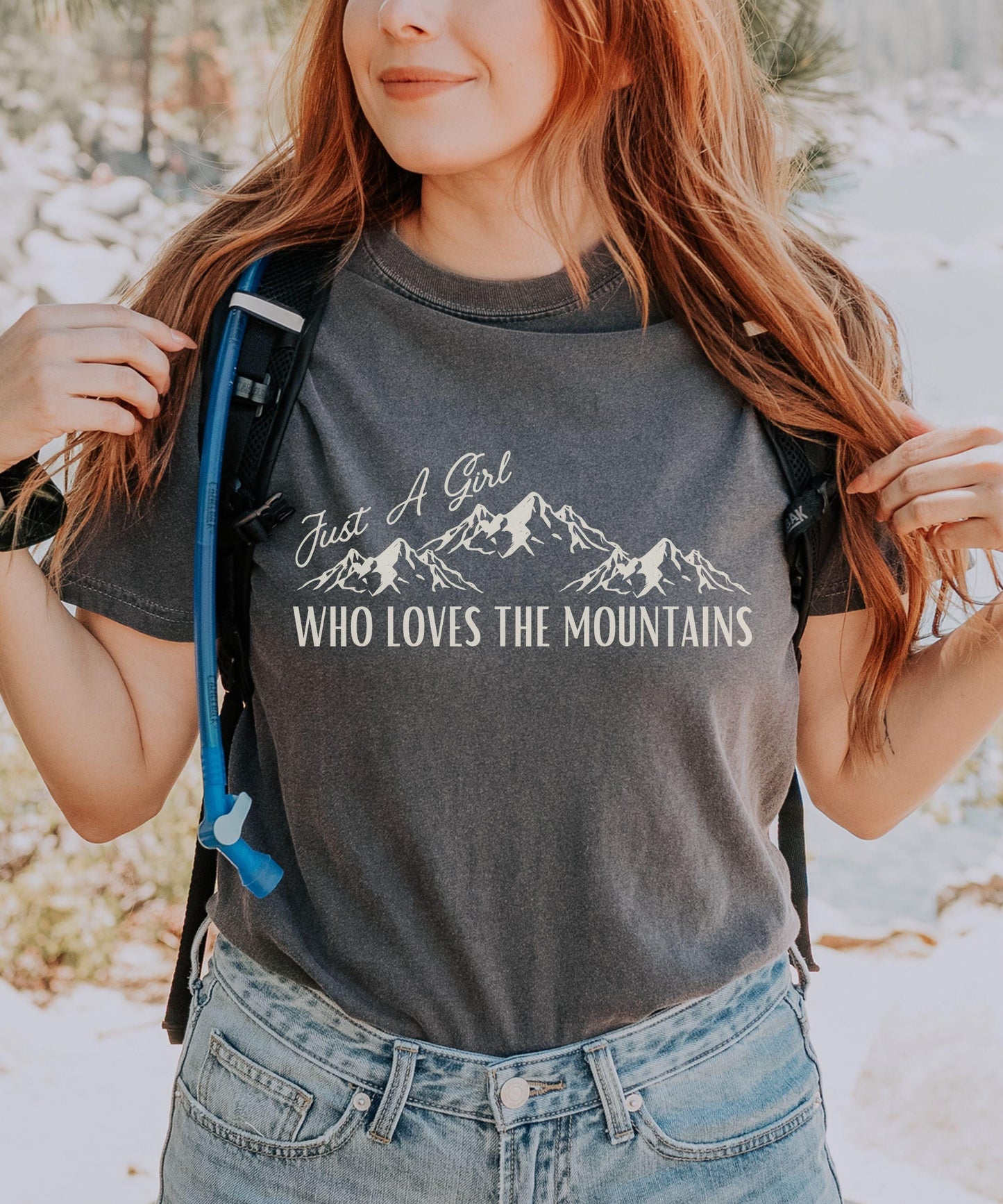 Just a girl Who Loves The Mountains, Granola Girl Nature Shirt, Colorado Shirt Naturecore Coquette Mountain Graphic Tee, Rock Climbing Shirt