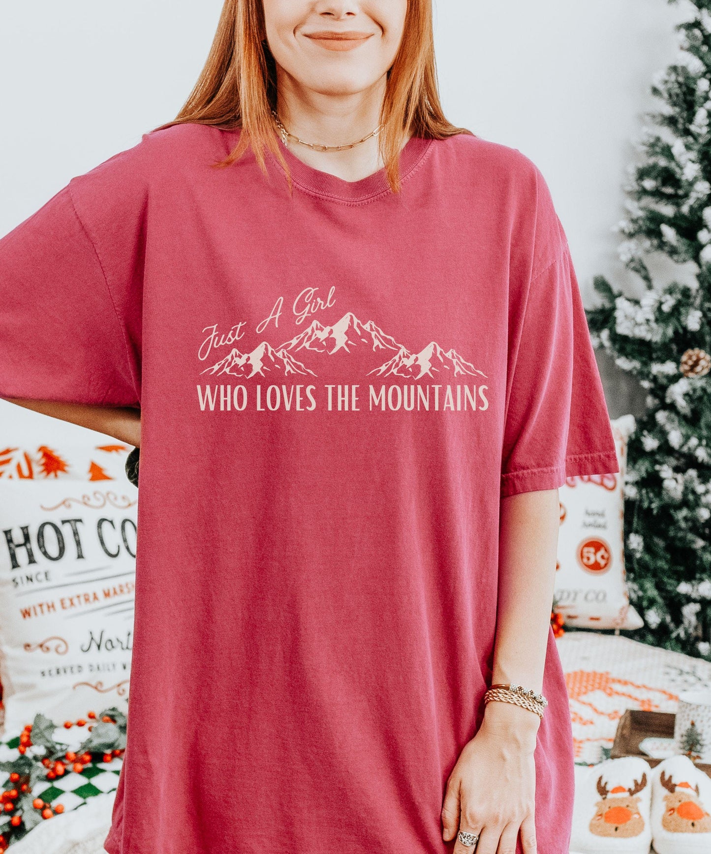 Just a girl Who Loves The Mountains, Granola Girl Nature Shirt, Colorado Shirt Naturecore Coquette Mountain Graphic Tee, Rock Climbing Shirt