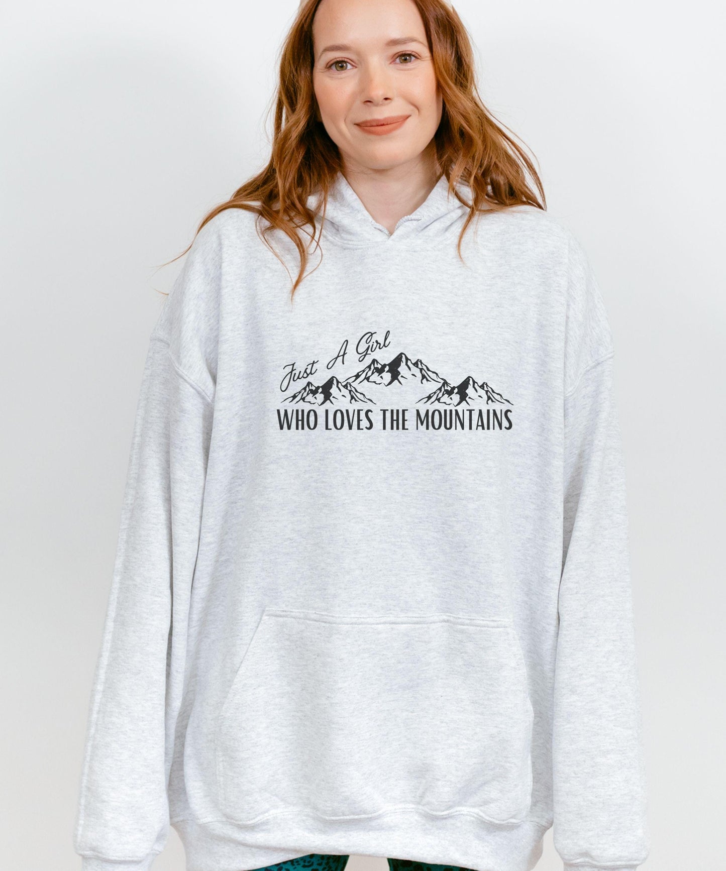 Just a Girl Who Loves The Mountains Hoodie, Colorado Sweatshirt, Granola Girl Ski Sweatshirt Mountain Sweatshirt Hiking Hoodie Nature Lover