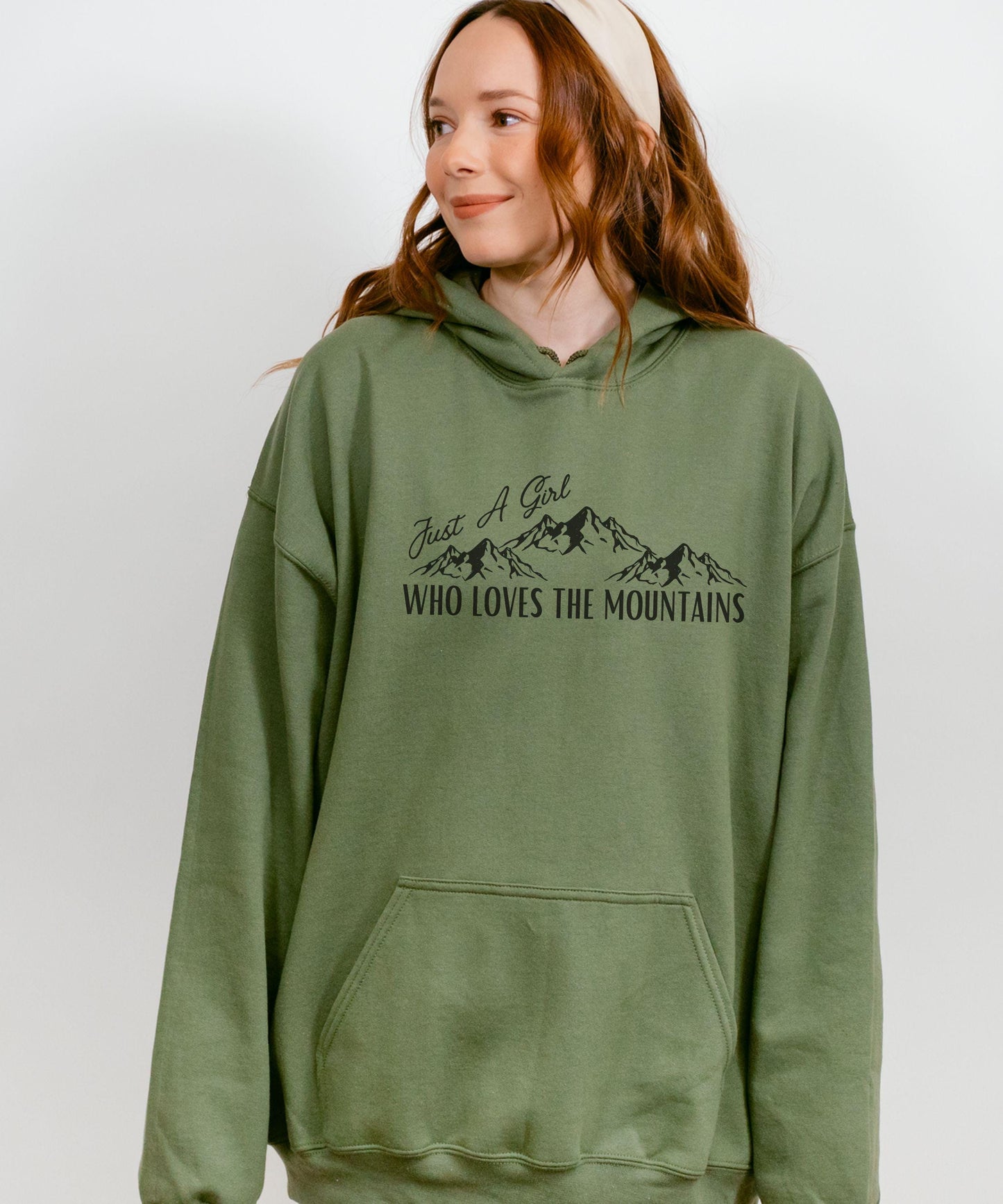 Just a Girl Who Loves The Mountains Hoodie, Colorado Sweatshirt, Granola Girl Ski Sweatshirt Mountain Sweatshirt Hiking Hoodie Nature Lover