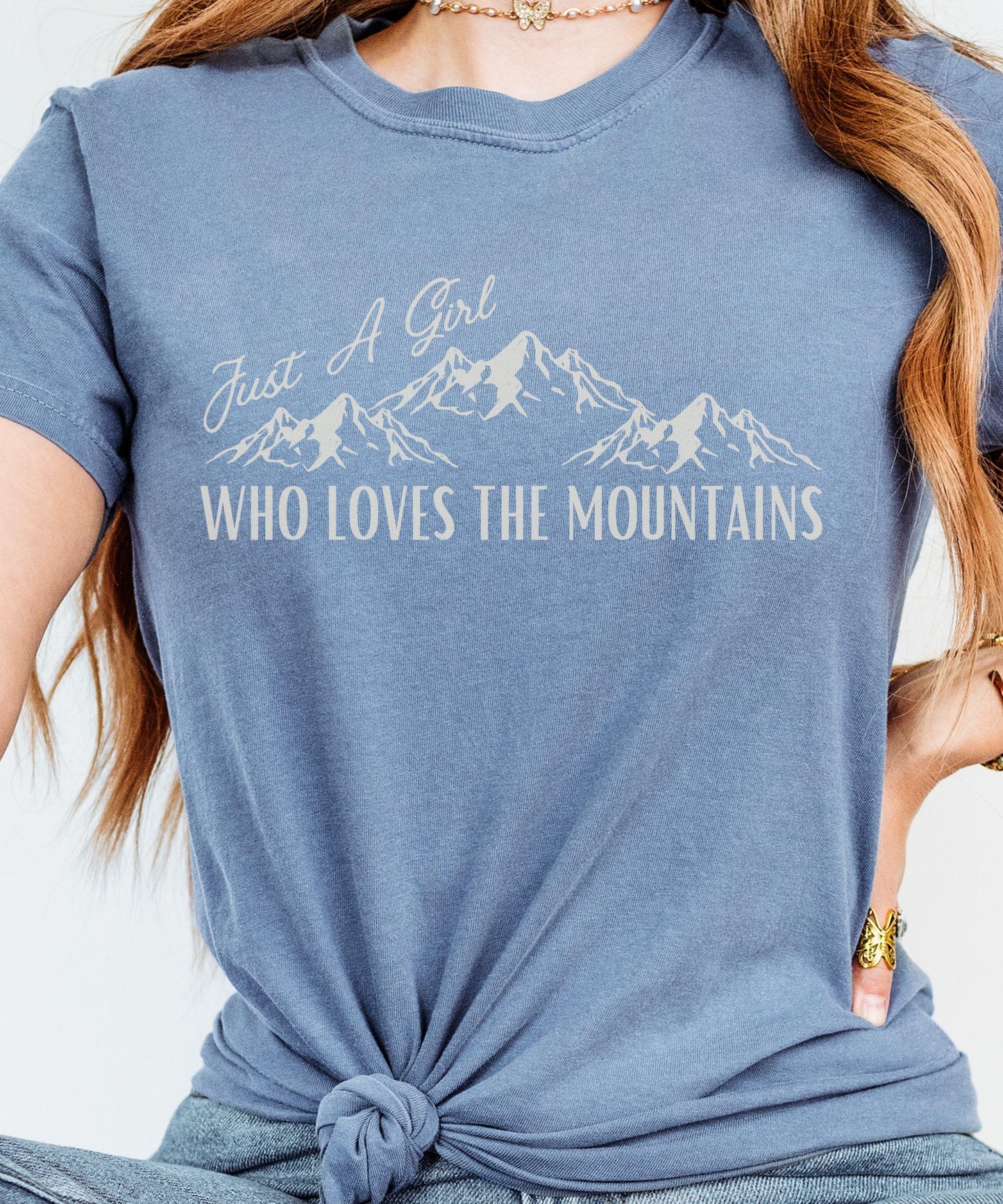 Just a girl Who Loves The Mountains, Granola Girl Nature Shirt, Colorado Shirt Naturecore Coquette Mountain Graphic Tee, Rock Climbing Shirt