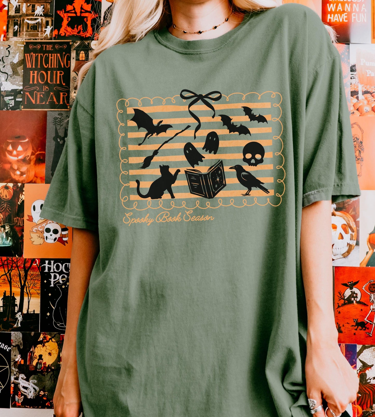 Spooky Book Season Shirt for Readers, Fall Booklover Tee Bookish Halloween Shirt Ghost Reading Book Shirt Coquette Halloween Book Club Shirt