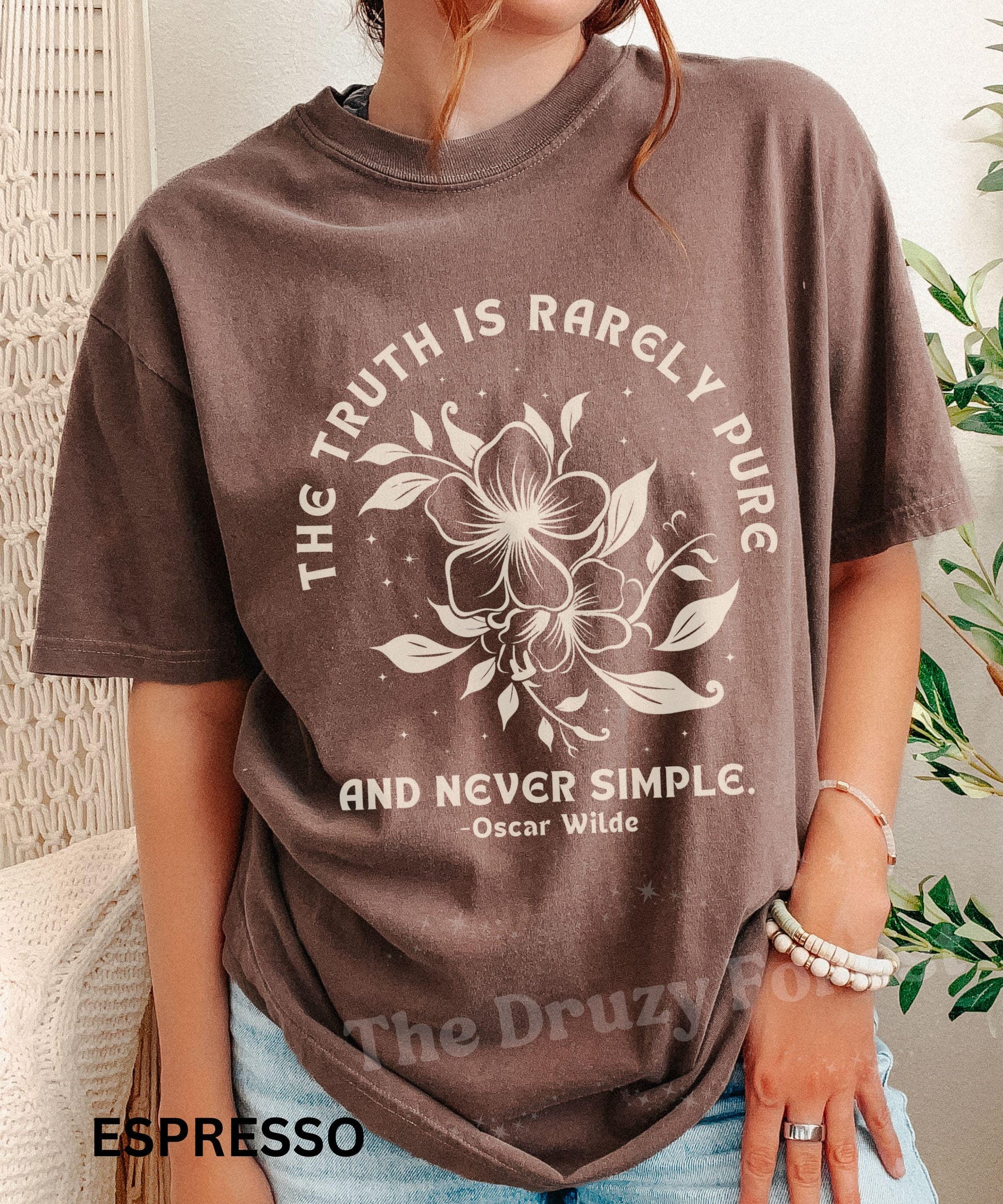 Oscar Wilde Literary Quote Shirt: The Truth Is Rarely Pure And Never Simple, Poetcore T-Shirt Classic Literature Book Lover Tee
