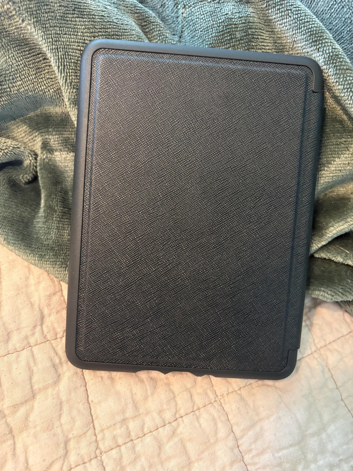 Spooky Book Club Case for 6, 6.8, 7 inch Kindle, RIP Read In Peace Halloween E-reader Cover, Fall Book Lover Merch, Book Ghost Case
