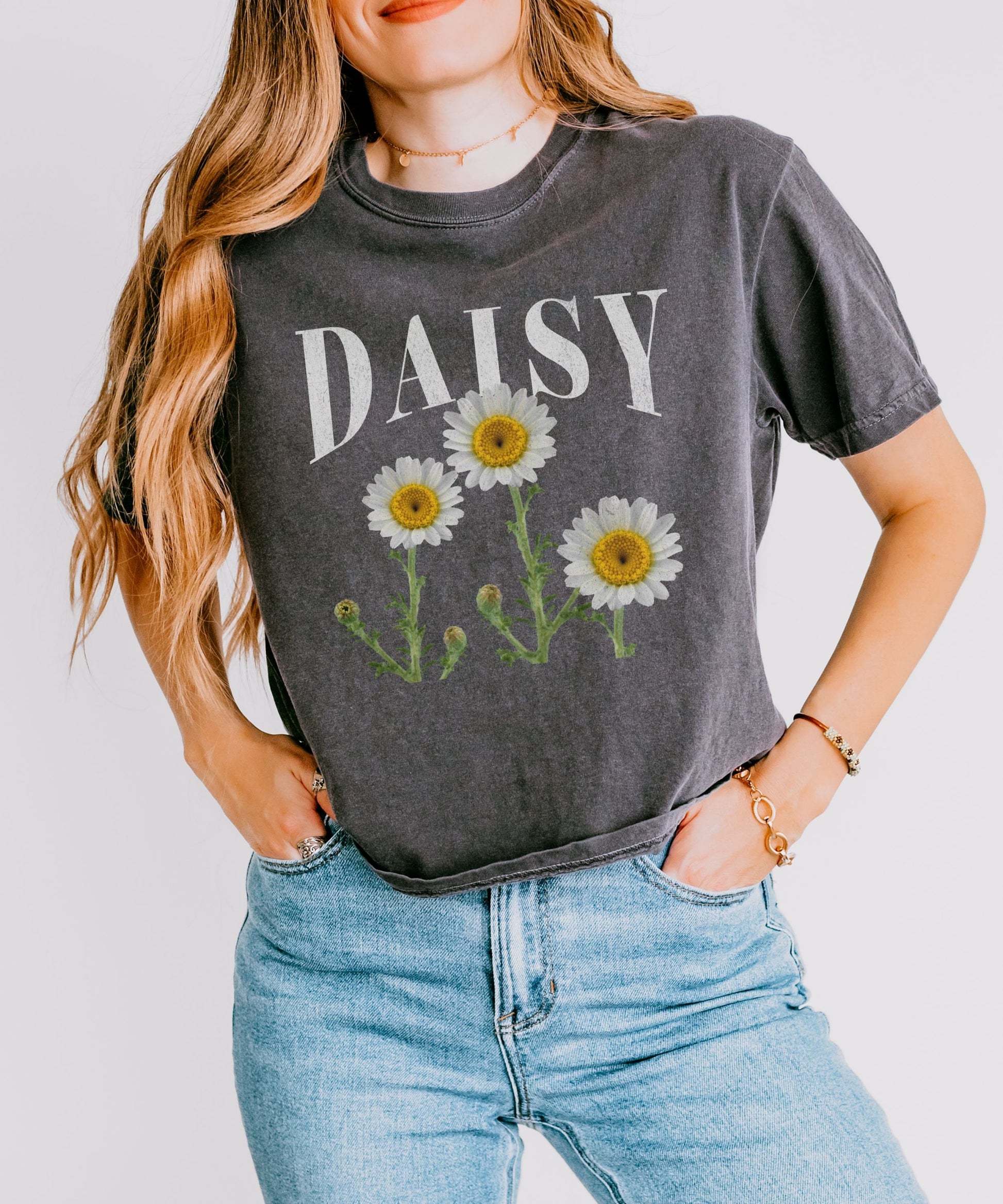 Daisy Shirt, Semi Cropped Boxy Comfort Colors Tee Daisy Flowers T Shirt, Trendy Women's Pastel Tees April Birthday Gift Birth Flower Shirt